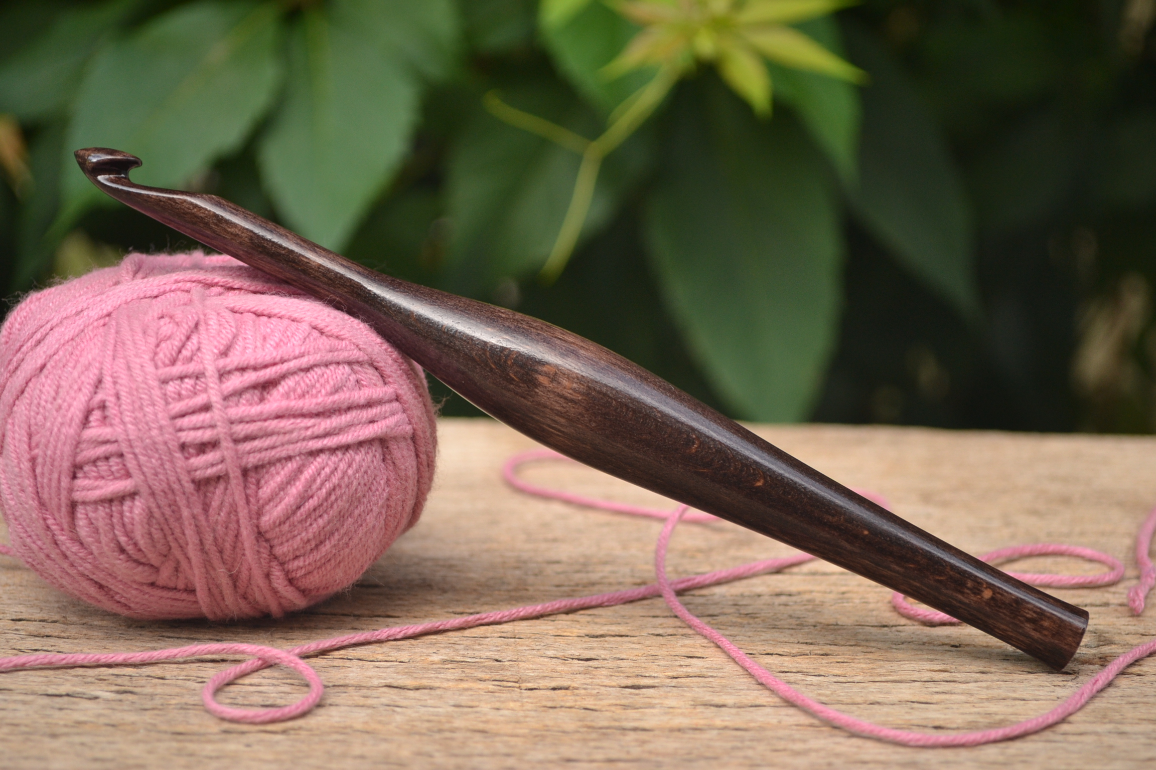 4 mm = size G Purpleheart and Ash wood Ergonomic Crochet Hook 23 mm 16.5 cm  #2643-151 - LETTOworkshop