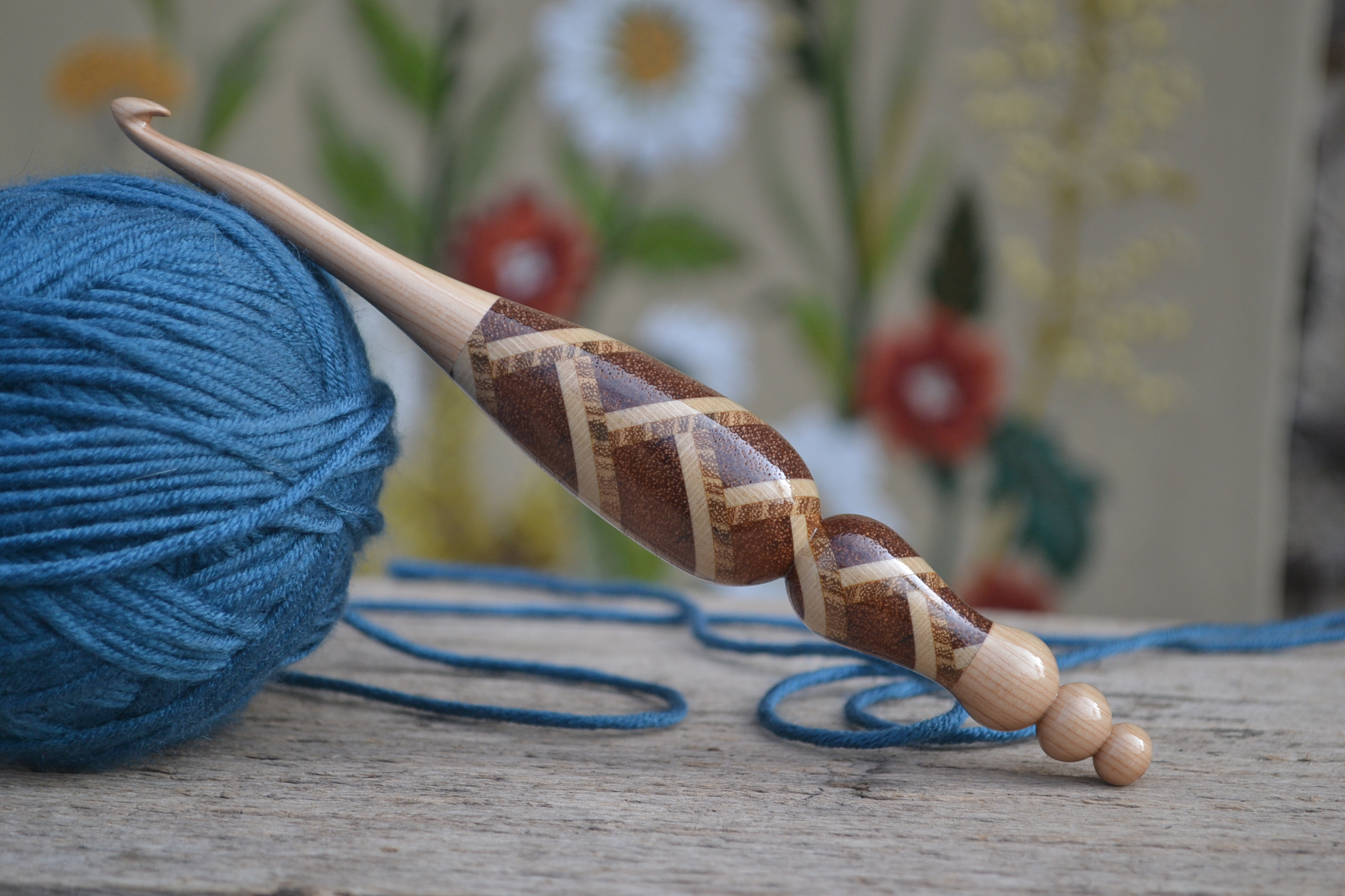 Handmade ergonomic crochet hook, hourglass shape, lilac wood, merbau, robinia, grab, 7mm, LETTO workshop