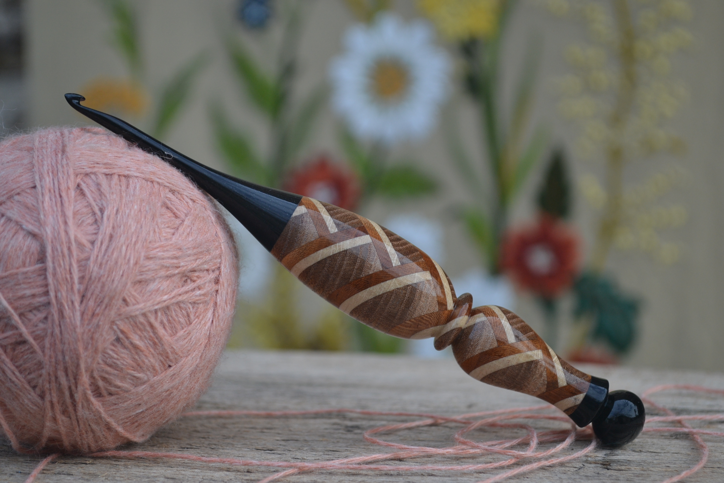 Handmade 4mm crochet hook with English Elm, Dark Apricot & Hornbeam – LETTOworkshop