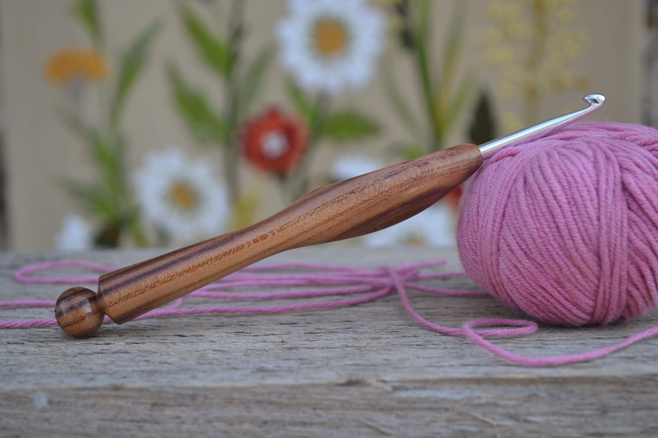 Handmade ergonomic crochet hook 4.5mm – dark apricot wood with KnitPro tip