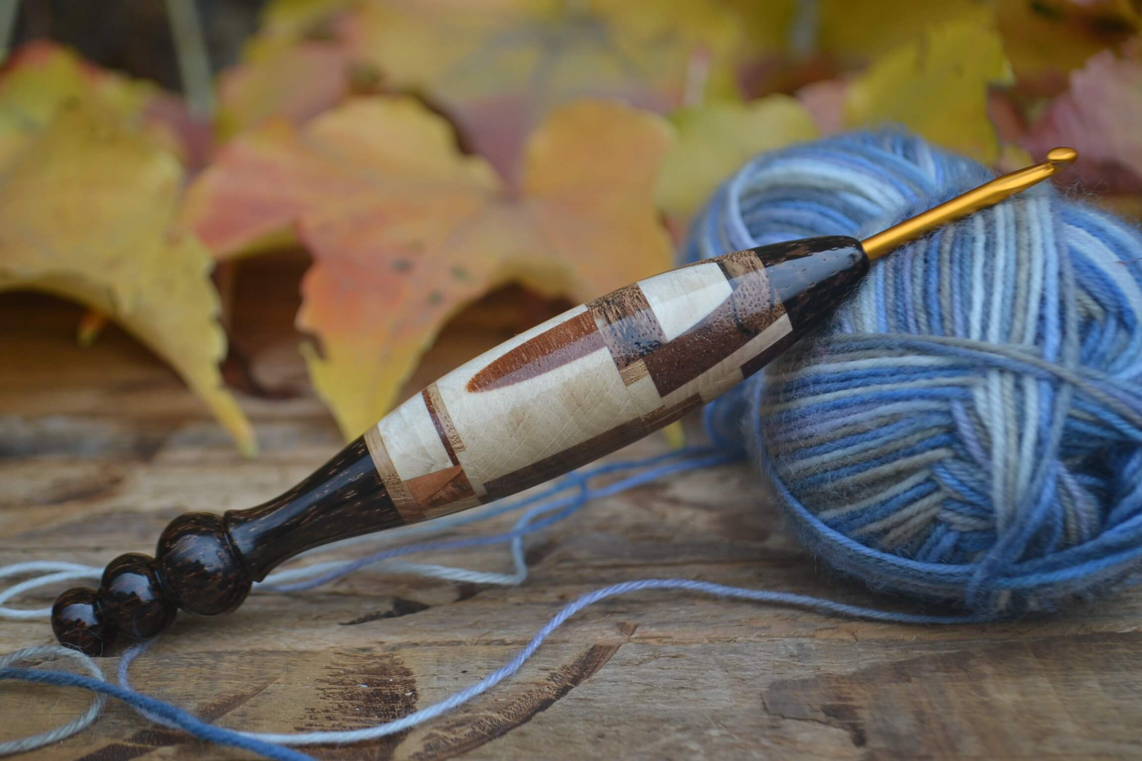 3.5 mm E Clover Soft Touch, Black Palm, Chaotic mosaic wood Ergonomic Crochet Hook 23 mm 17 cm #1469-5159